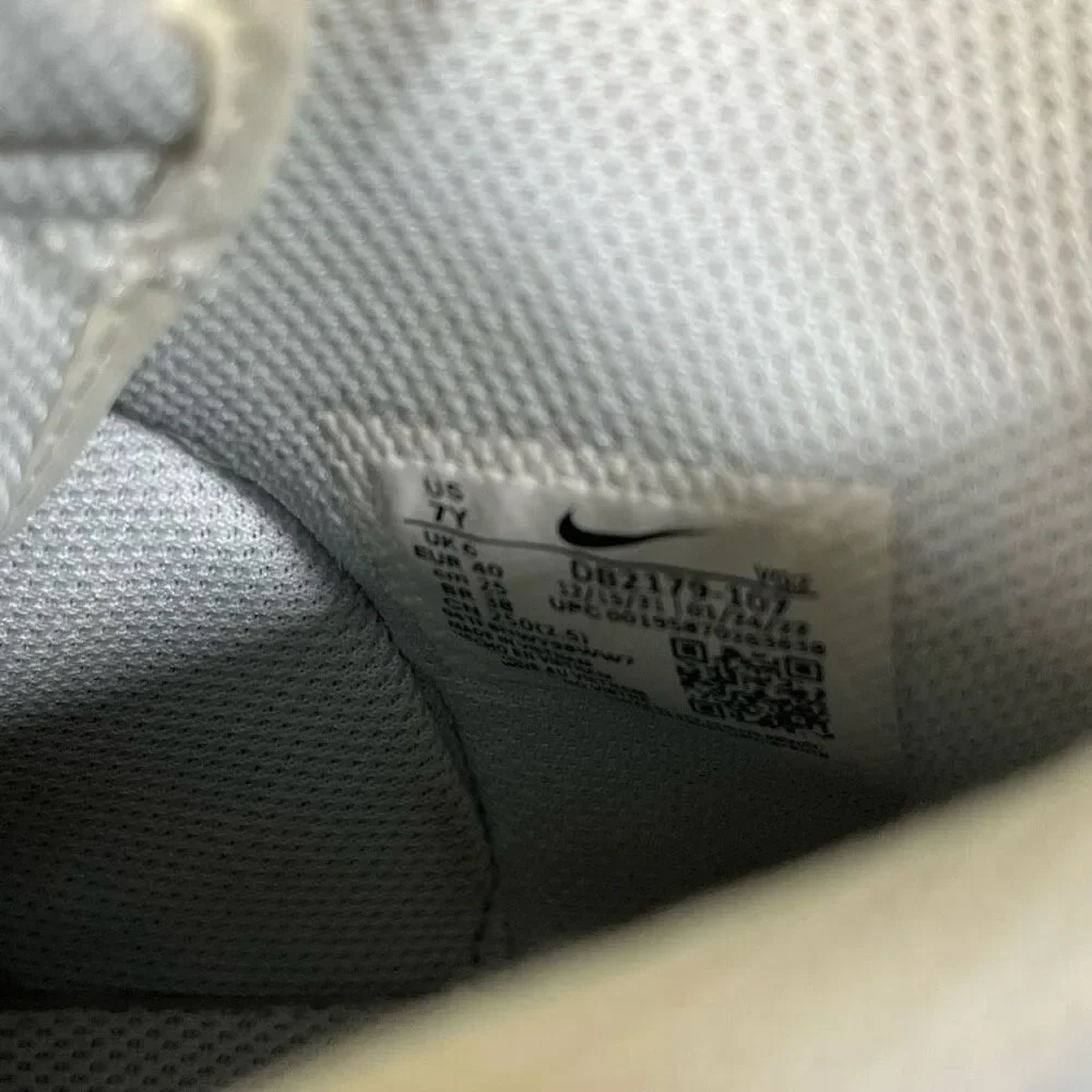 Nike Dunk High Football Grey • Women’s 8.5 / Youth 7Y